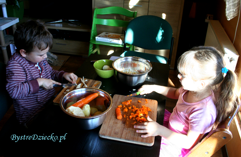 Pomysł na obiad z dziećmi - przepisy na sałatki jarzynowe - przepisy dla dzieci
