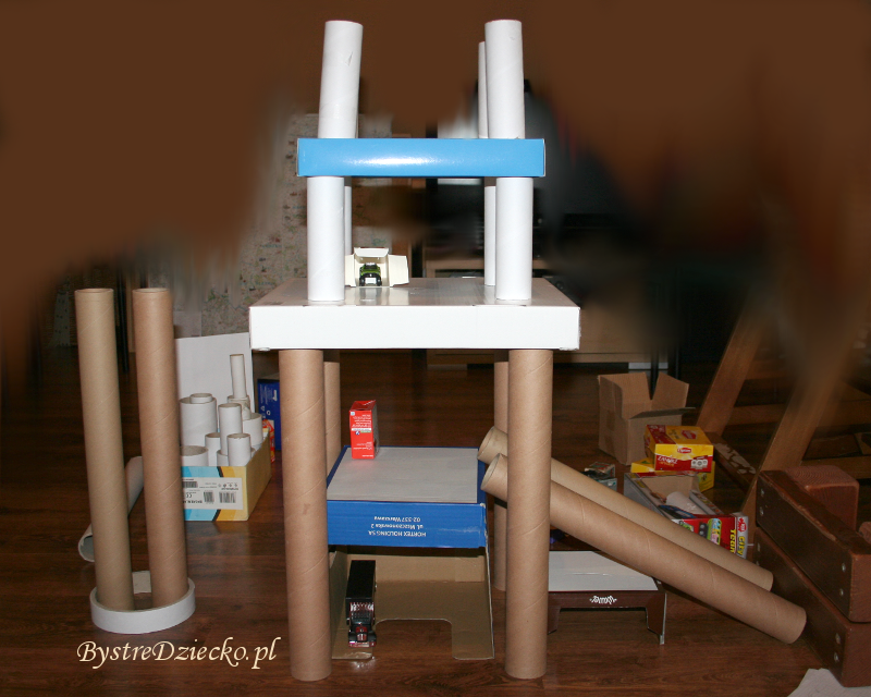 DIY garage from cardboard and paper rolls - eco recykled toys for kids made of cardboard