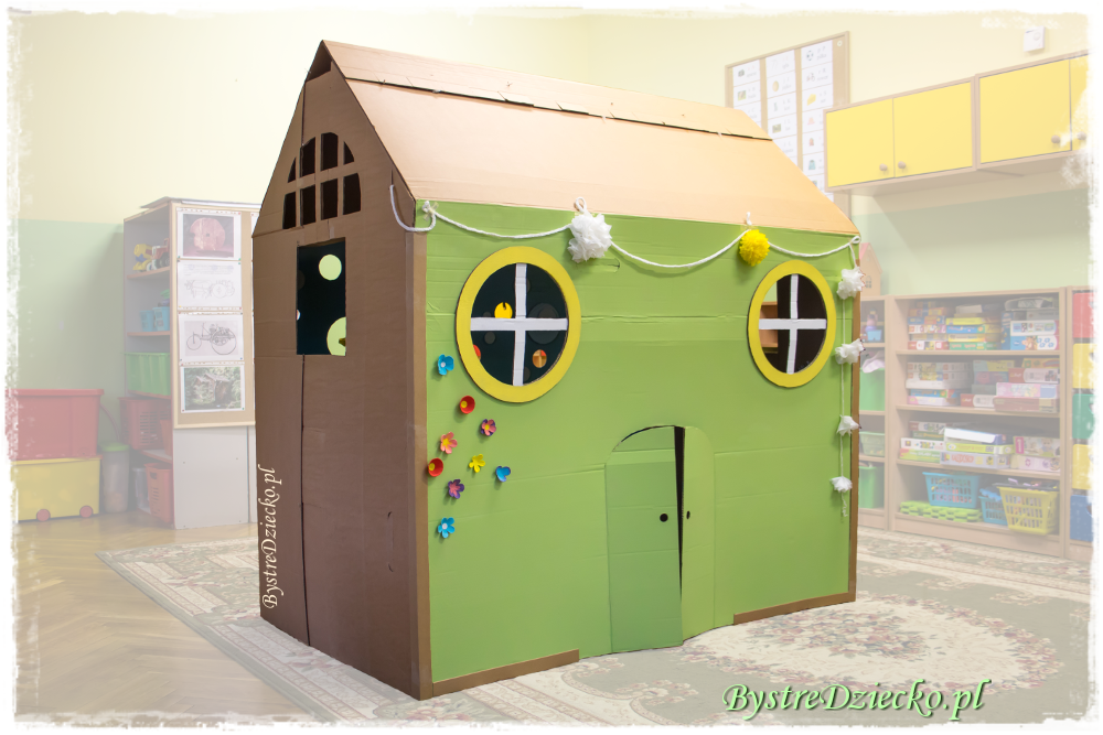 DIY, czyli jak zrobić duży domek z kartonu dla dzieci - recykling papieru