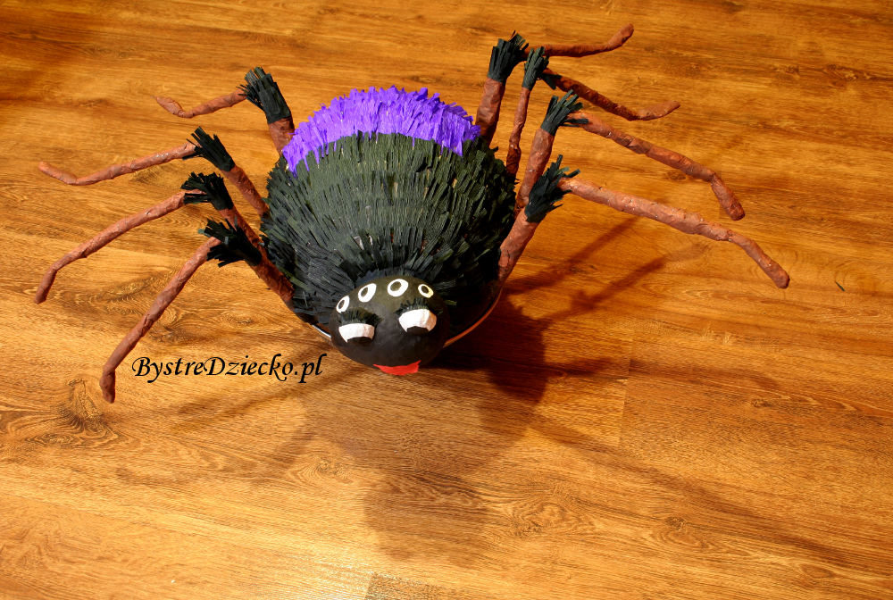 DIY jak zrobić piniatę - pająk jako zabawy na urodziny i Halloween