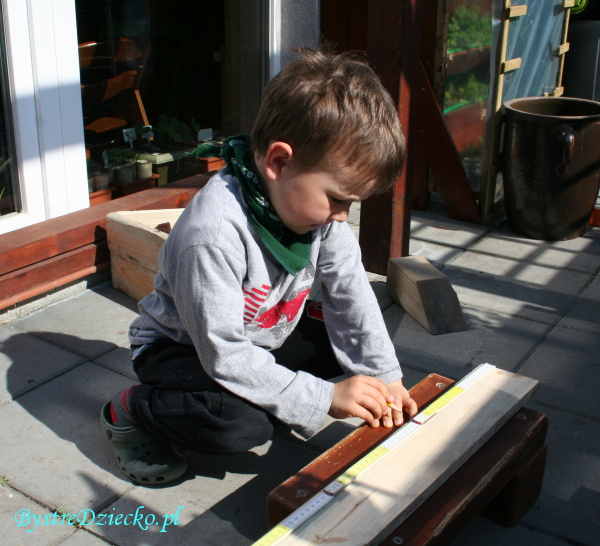Praktyczna matematyka dla dzieci - jak zrobić drewnianą donicę ogrodową